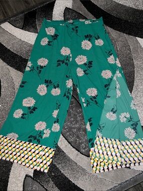 Forever 21 Plus Green Pants with Slit